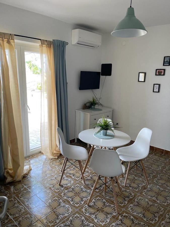 Vila Kata Zubovici Bagian luar foto
